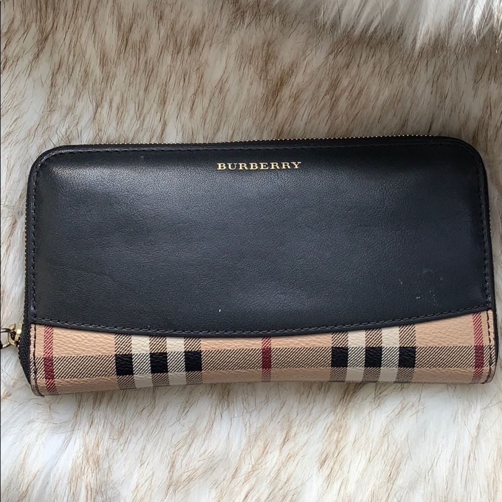 Burberry Horseferry Check Elmore Zip Wallet